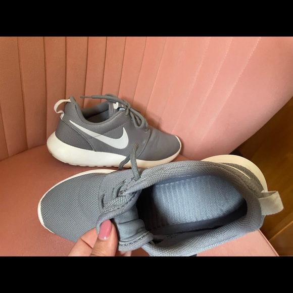 Grey Nike Roche - Picture 4 of 6